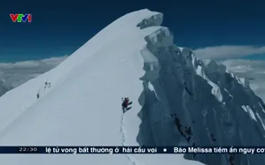 Kỳ tích leo núi và trượt tuyết tại đỉnh Everest