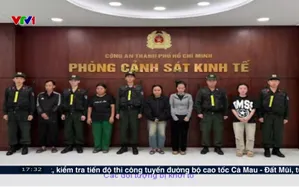 Khởi tố 5 đối tượng sản xuất dầu gió giả