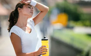 Làm sao để bảo vệ sức khỏe trong thời tiết nắng nóng kéo dài?
