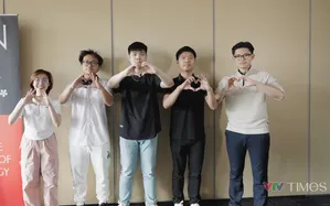 Đương kim vô địch Olympia và dàn cựu thí sinh 'tiếp lửa' cho 4 nhà leo núi trước giờ G