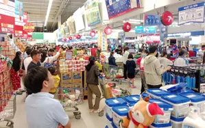 Siêu thị tăng 200% dự trữ hàng thiết yếu cho vùng bão miền Trung