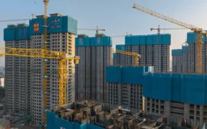 Bất động sản suy yếu phủ bóng tăng trưởng 2026 của Trung Quốc