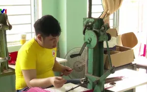 Hàng triệu người được nhận quà của đảng, nhà nước