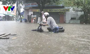 Mưa lớn gây ngập nặng: Học sinh, sinh viên tại Đà Nẵng được nghỉ học trong ngày 10/12