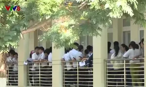 Giáo dục trước câu hỏi cử tri về xuống cấp đạo đức học đường