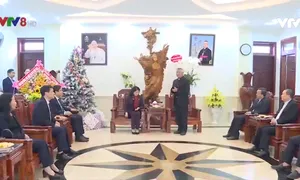 Phó Chủ tịch nước chúc mừng giáng sinh Nghệ An