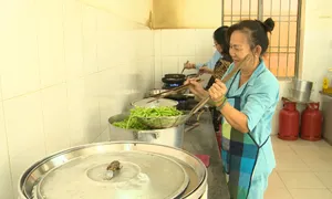 Những bữa ăn nghĩa tình ở bệnh viện