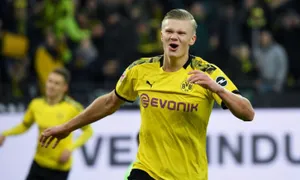 Hàng công “xếp xó”, HLV Mourinho nhắm ngòi nổ số 1 của Dortmund