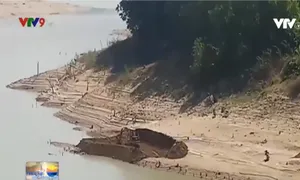 Bất lực trước tình trạng khai thác cát trái phép trong lòng hồ thủy lợi tại Khánh Hòa