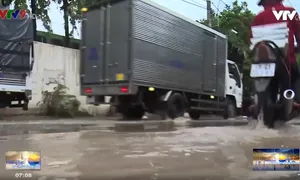 TP.HCM khổ sở vì ngập do cống thoát nước không kịp