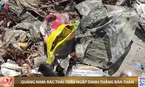 Quảng Nam: Rác thải tràn ngập danh thắng bãi biển Bàn Than