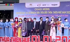 Các tỉnh miền Trung đón du khách đầu tiên của năm 2022