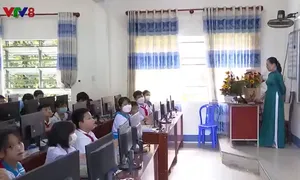 Vượt khó nơi vùng lũ