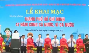 Khai mạc triển lãm "Thành phố Hồ Chí Minh - 47 năm cùng cả nước, vì cả nước"