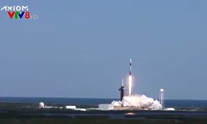 SpaceX đưa phi hành đoàn tư nhân đầu tiên lên ISS