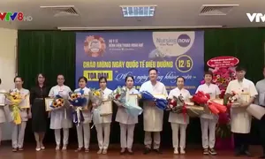 Bệnh viện Trung ương Huế tuyên dương đội ngũ y tế trong phòng chống dịch và ghép tạng