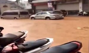 Đà Lạt: Cả khu phố ngập lụt vì cống thoát nước không phù hợp
