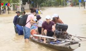 Thừa Thiên Huế: Nhiều vùng dân cư vẫn còn ngập sâu