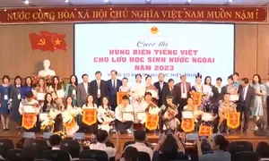 Thi hùng biện - Trải nghiệm tiếng Việt cho lưu học sinh nước ngoài