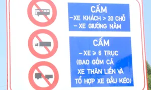 Phân luồng giao thông trên tuyến cao tốc Cam Lộ - La Sơn còn nhiều bất cập