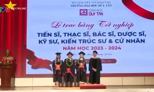 Đại học Duy Tân trao bằng tốt nghiệp cho sinh viên