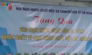 Hội Nạn nhân chất độc da cam Đà Nẵng tặng quà cho các nạn nhân