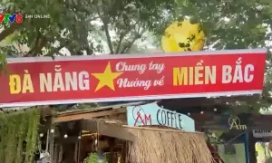 Người dân Đà Nẵng "gói yêu thương" gửi ra miền Bắc