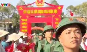 Thanh niên đồng bào dân tộc thiểu số lên đường nhập ngũ