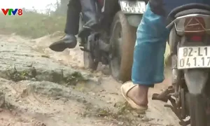 Đường tránh ngập thủy điện làm hơn 10 năm chưa xong