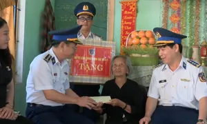 Bộ tư lệnh Vùng cảnh sát biển 2 chăm lo cho gia đình chính sách