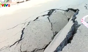 Xuất hiện vết nứt dài hơn 50m ở trung tâm thành phố Gia Nghĩa, Đắk Nông