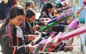 Nghề dệt thổ cẩm: Những câu chuyện kể bằng sợi chỉ và hoa văn