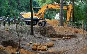 TP. Huế: Khảo sát khu vực nghi có hố chôn tập thể hài cốt liệt sĩ tại đèo Hải Vân 