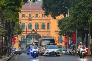 Hàng trăm phương tiện tổng duyệt phương án dẫn đoàn đại biểu dự Đại hội Đảng toàn quốc