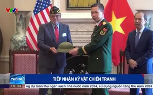Tiếp nhận kỷ vật chiến tranh