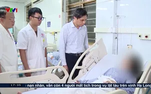 Nỗ lực điều trị 10 nạn nhân đắm tàu trên Vịnh Hạ Long