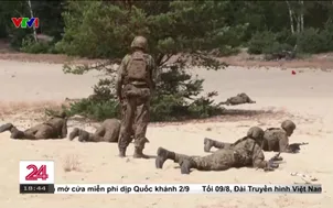Thanh niên Ba Lan trải nghiệm trại hè quân đội