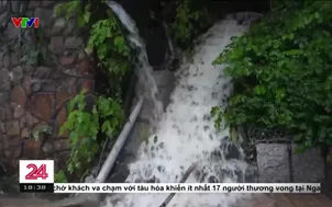 Trung Quốc: Hong Kong phát mức cảnh báo cao do mưa lớn