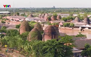 Sắc đỏ bên dòng Cổ Chiên