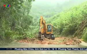 Miền Trung còn gần 60 vị trí ách tắc do mưa lũ