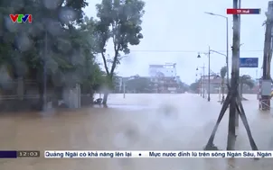 Nước dâng cao trở lại do mưa lớn