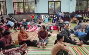 Người dân Hoài Nhơn Tây (Gia Lai) được sơ tán đến trụ sở phường tránh bão
