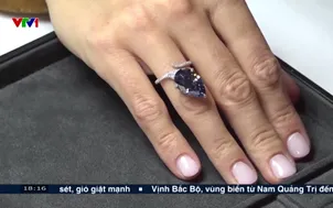 Bán đầu giá kim cương xanh