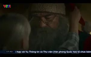 Ông già Noel mặc áo chống đạn