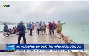Hai người dân  Lý Sơn được tặng huân chương dũng cảm