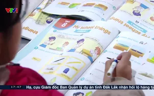 Nhà ăn thành lớp học để dạy tiếng Anh