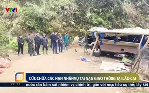 Cứu chữa các nạn nhân vụ tai nạn giao thông tại Lào Cai