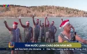 Tắm nước lạnh chào đón năm mới