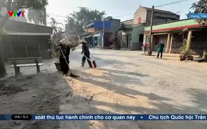 Khu dân cư ô nhiễm và mất an toàn vì xe tải chở đất cát