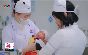 Ngày đầu tiên quay trở lại công việc của nữ điều dưỡng bệnh viện Sản Nhi Nghệ An